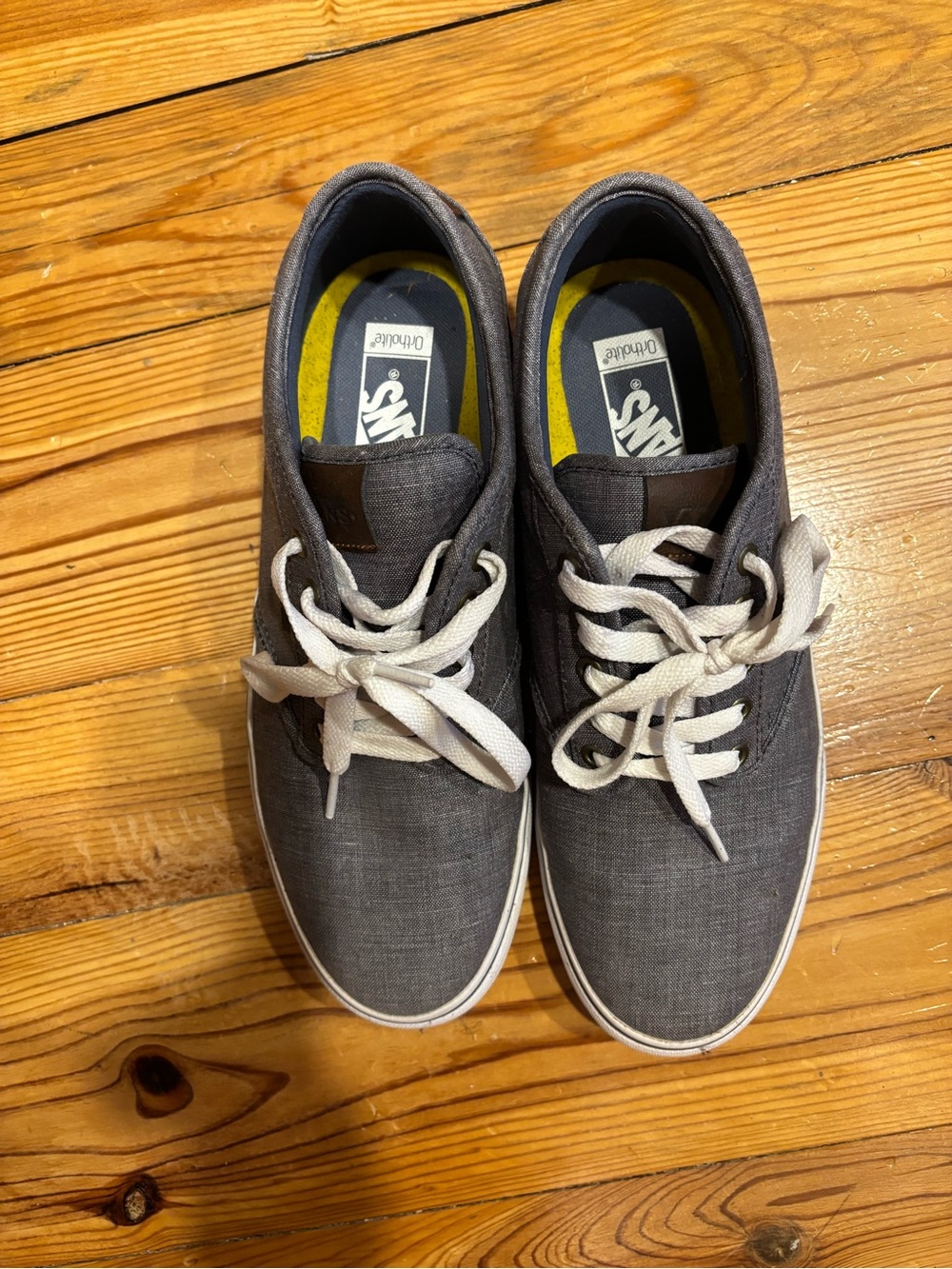 Vans Atwood Deluxe Men's textile gray Canvas Low-Top Sneakers with White Laces